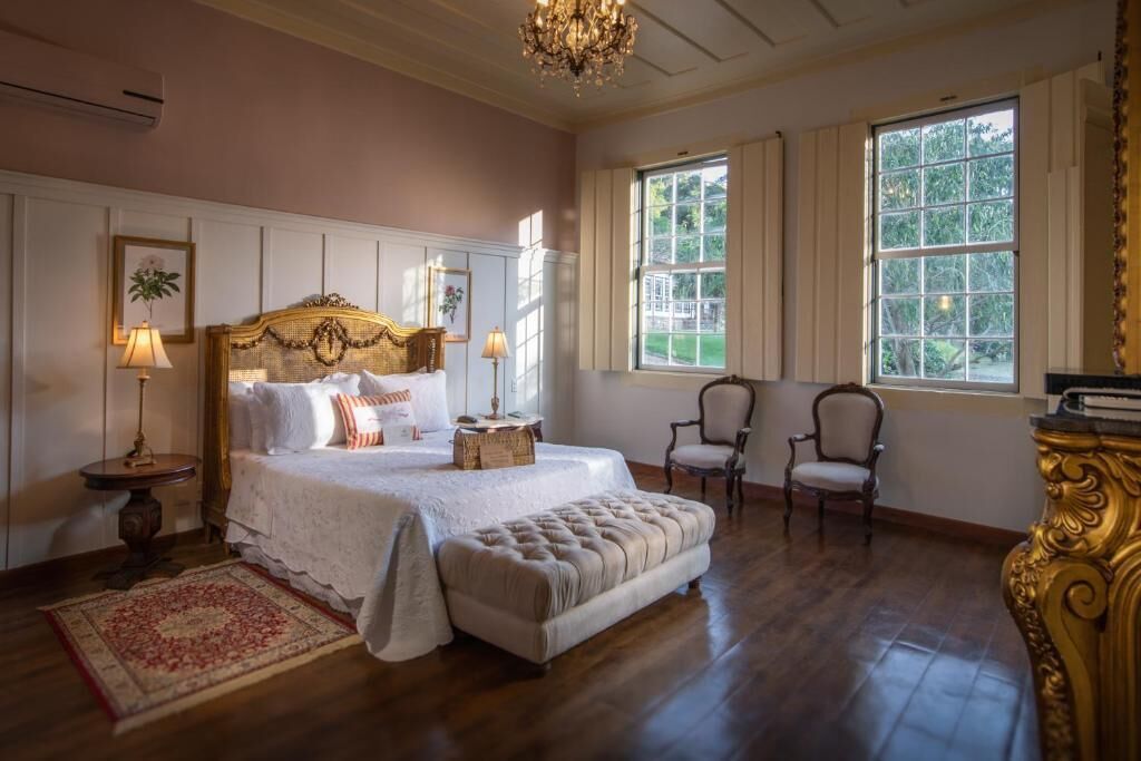 Premium bedding, minibar, in-room safe, iron/ironing board (on request)