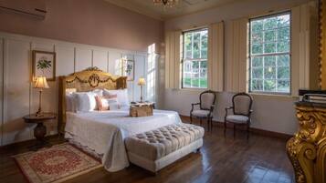 Premium bedding, minibar, in-room safe, iron/ironing board (on request)