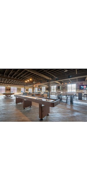 Games room - The Hostel KC (Kansas City)