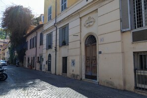 Esterni
