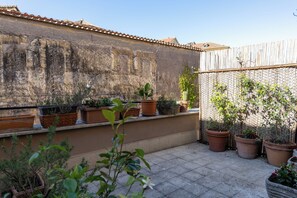 Terrace/patio - Trastevere Boutique Apartment by Chef MarcoValerio (Roma)