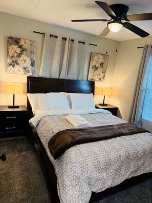 3 bedrooms, iron/ironing board, internet, bed sheets