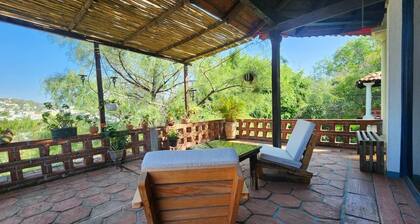 Villa Oaxaca, stately residence, 6 bedrooms, swimming pool and large gardens