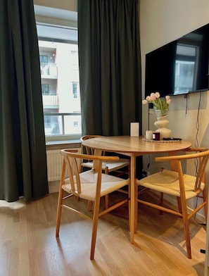 Dining - Modern studio with balcony in central Stockholm (Stockholm)