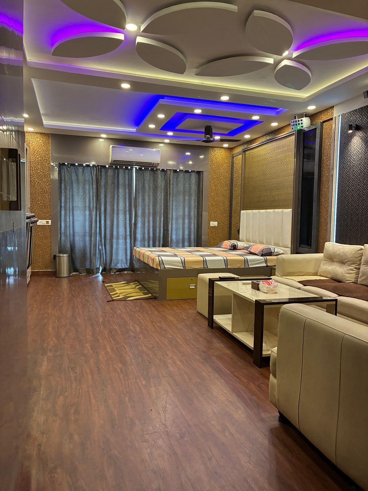Apartment, Balcony, Courtyard View | Interior
