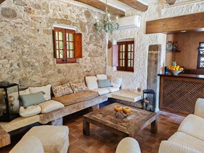 Interior - Can Prats, masia beach house (Lloret de Mar)