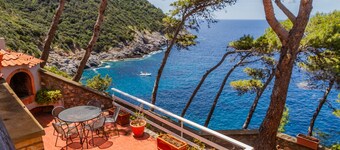 Exclusive Villa in Cala Piccola: Panoramic Views and Private Sea Access