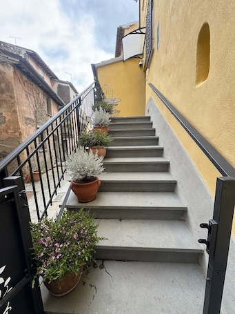 Property grounds. Apartment 'Quintessenza Lubriano' with Balcony, Wi-Fi and Air Conditioning