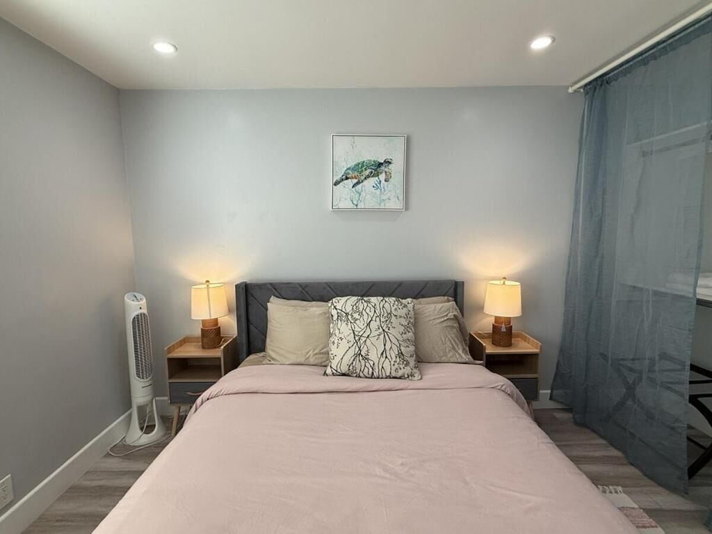 4 bedrooms, iron/ironing board, free WiFi, bed sheets