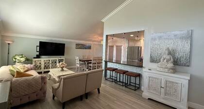 Huntington Beach Retreat. Near Beach, Dining, Family Fun & Relaxation