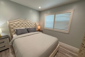 4 bedrooms, iron/ironing board, free WiFi, bed sheets