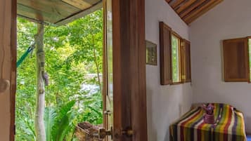 Chambre Triple, patio, vue cour intérieure | Wi-Fi gratuit, draps fournis