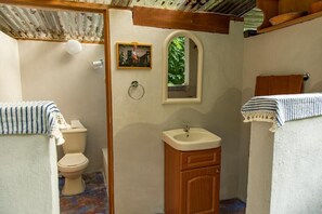 Bathroom - Mon Ami (El Remate)