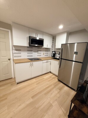 Private kitchen - Cozy 1-bedroom guest apartment in serene Perry Hall (Perry Hall)