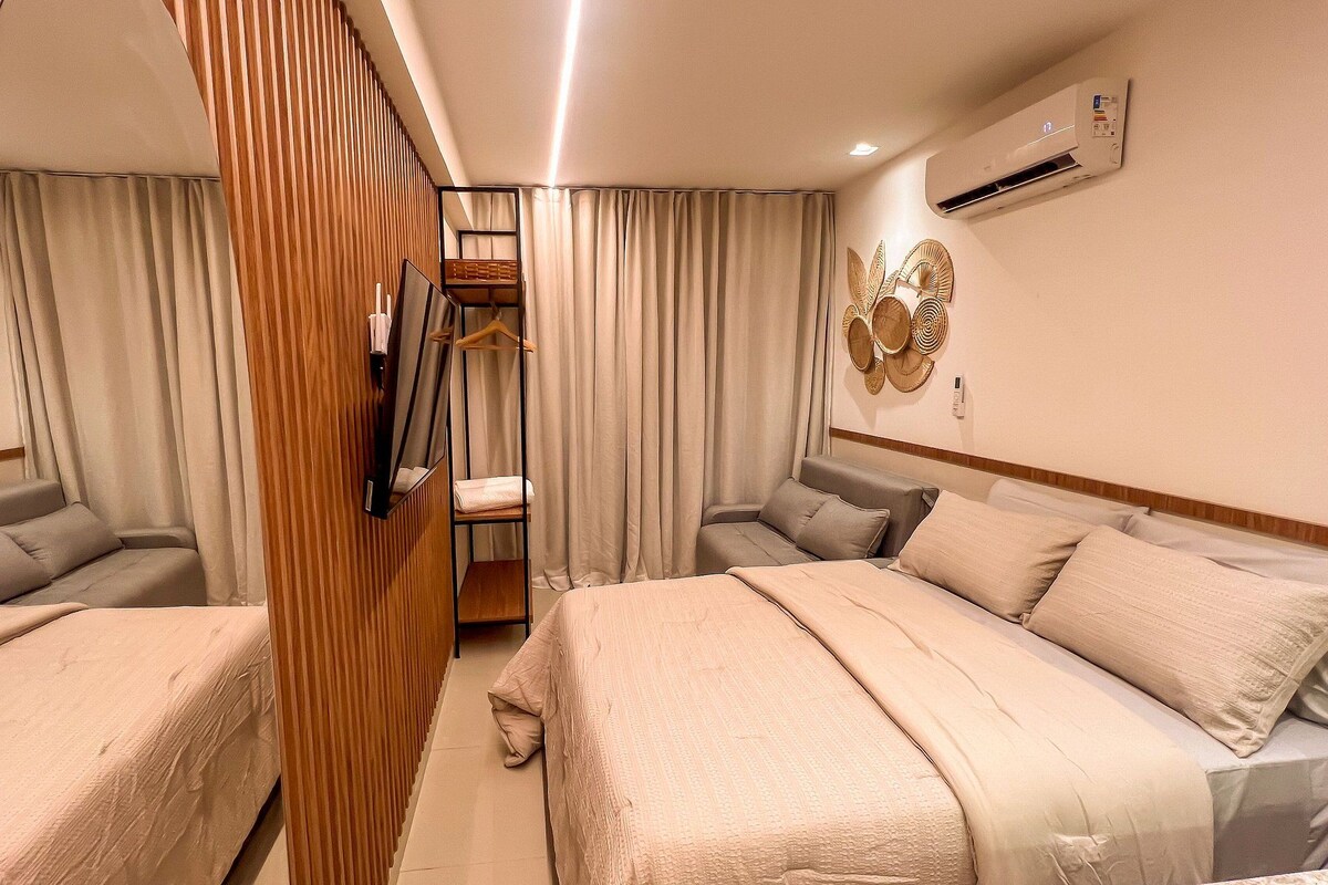Appartement, piscine privée | Fer et planche à repasser, accès au Wi-Fi (inclus)