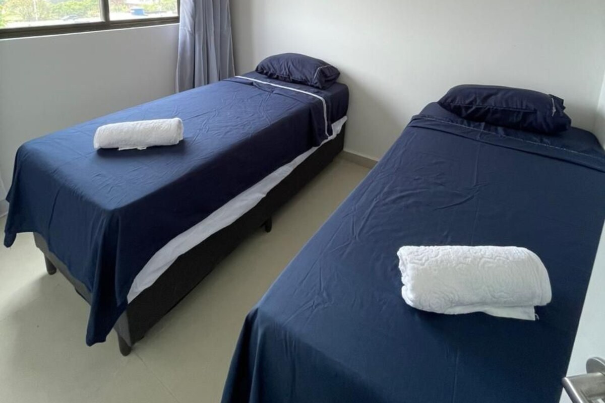 Appartement, 2 chambres, vue sur la cour intérieure | Fer et planche à repasser, accès au Wi-Fi (inclus)