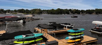 Lake front 2 Bedroom