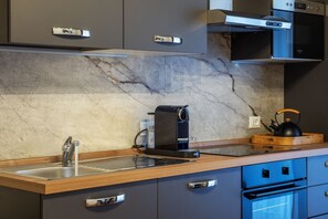Fridge, microwave, dishwasher, toaster - Toscana 6bis - FromHometoRome (Roma)