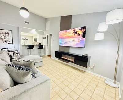 Lovely 3-bedroom condo with AC in charming Lakeland