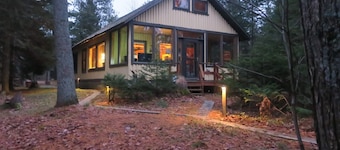 Family cabin on Lake Superior with beach + 30 acres of woods