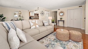 TV - Thunder Island - Sleeps 8- Convention Center (Ocean City)