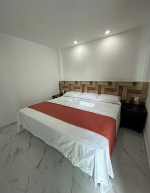 Luxury-Doppelzimmer, eingeschränkter Meerblick | Kostenloses WLAN, Bettwäsche