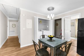 Dining - Druid Hills Retreat | Group Stay/King Bed/Parking (Birmingham)