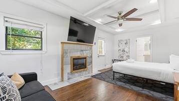 House | 8 bilik tidur