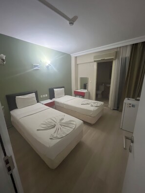 Classic-Zweibettzimmer, Balkon, Stadtblick | Kostenloses WLAN
