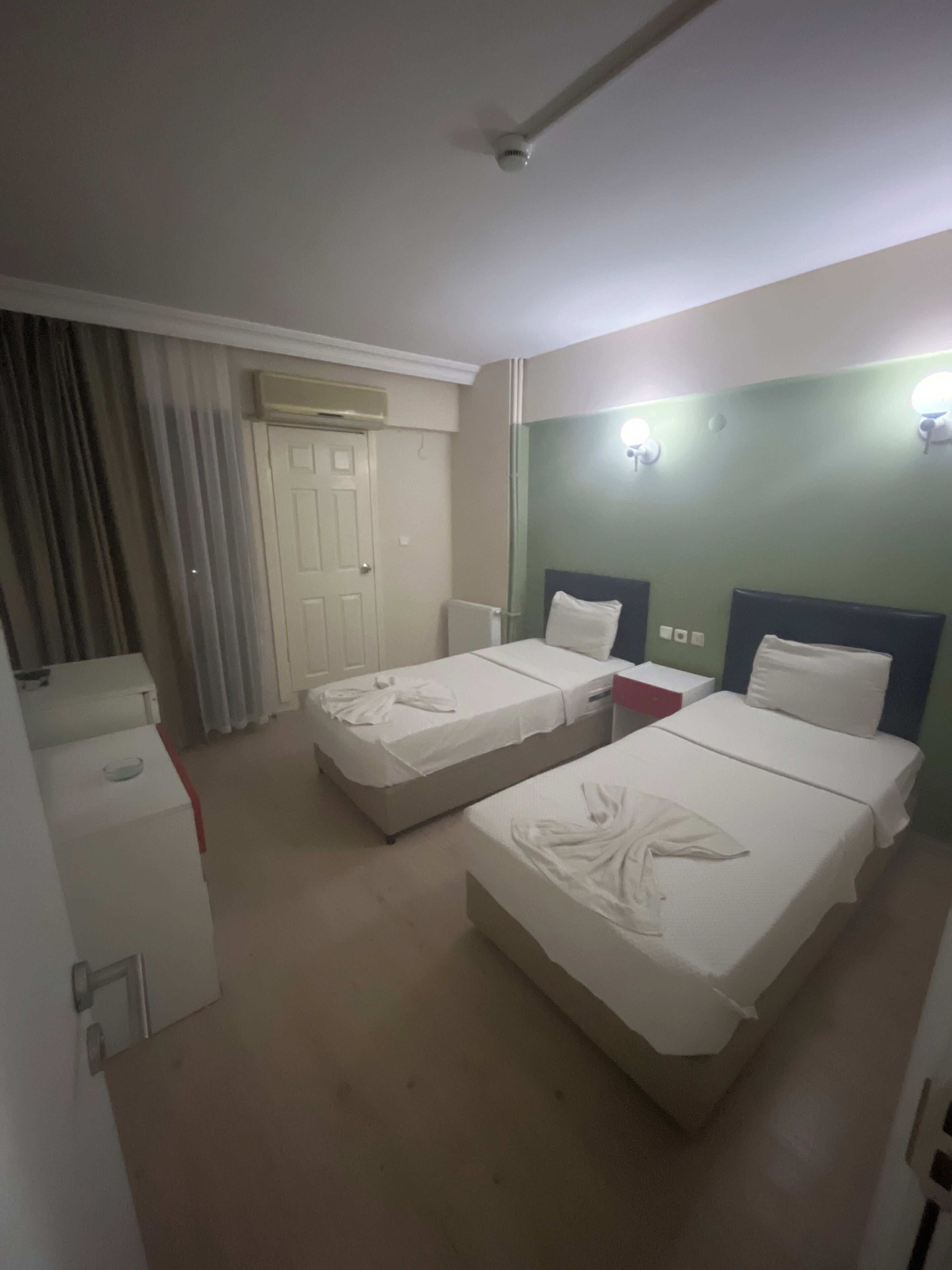 Classic-Zweibettzimmer, Balkon, Stadtblick | Kostenloses WLAN