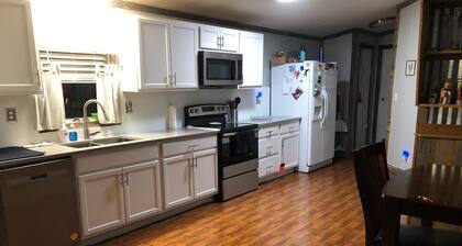 Charming 1-bedroom mobile home in Seguin perfect for relaxing getaway