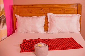 Habitación económica | Escritorio y wifi gratis 