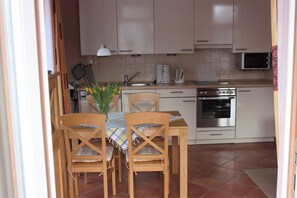 Private kitchen - Baltic Sea vacation at Villa Käthe in Kühlungsborn (Kühlungsborn)