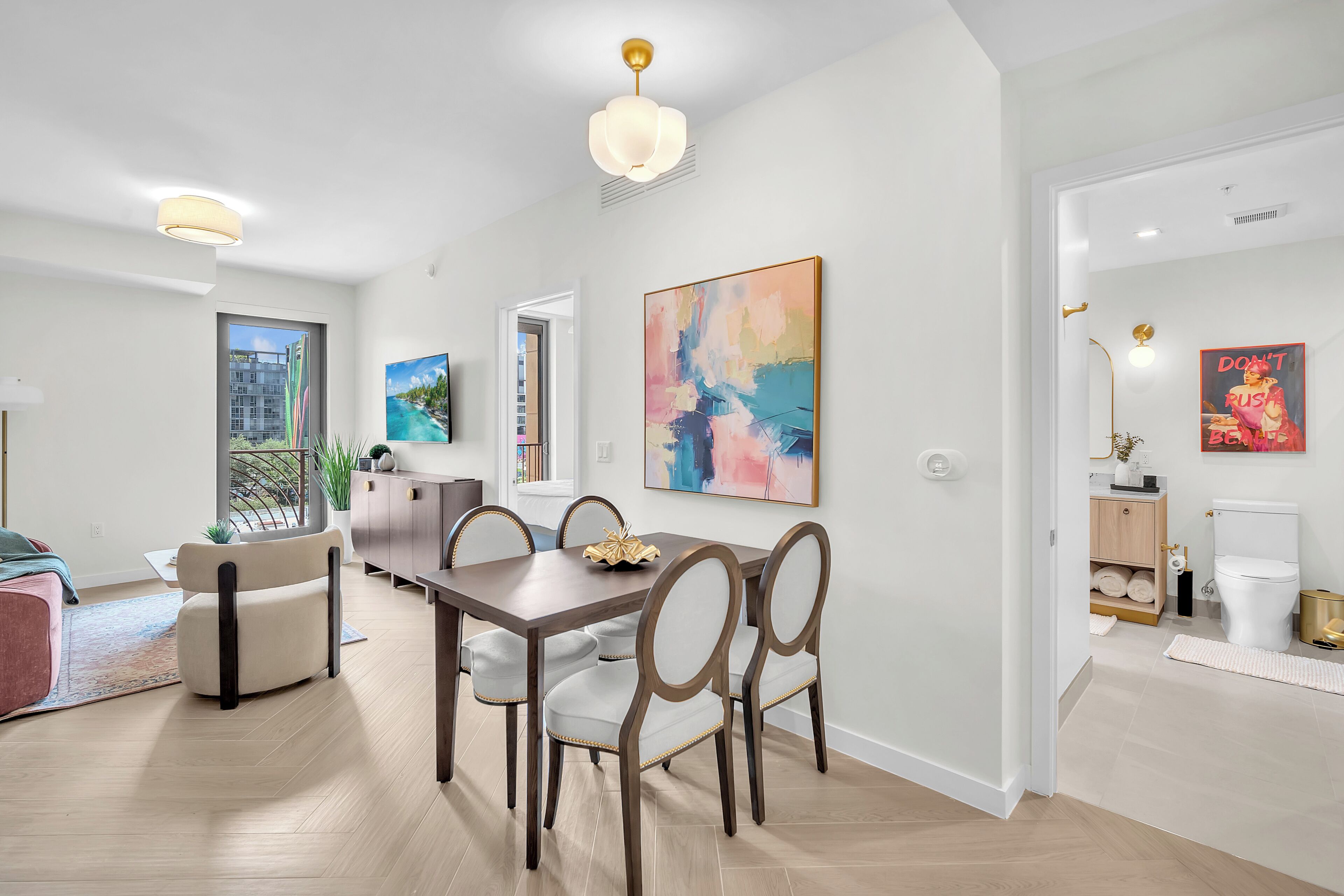 Apartamento, balcón, vistas a la ciudad | Comedor