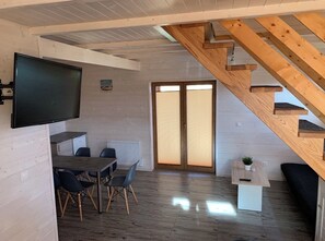 Dining - Wooden holiday homes by the sea in Grzybowo in a quiet location (Grzybowo)