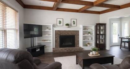 3 Bedroom Backyard Oasis Near FIFA World Cup Events