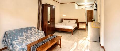 Superior Double Room, Balcony | Desk, WiFi (free)