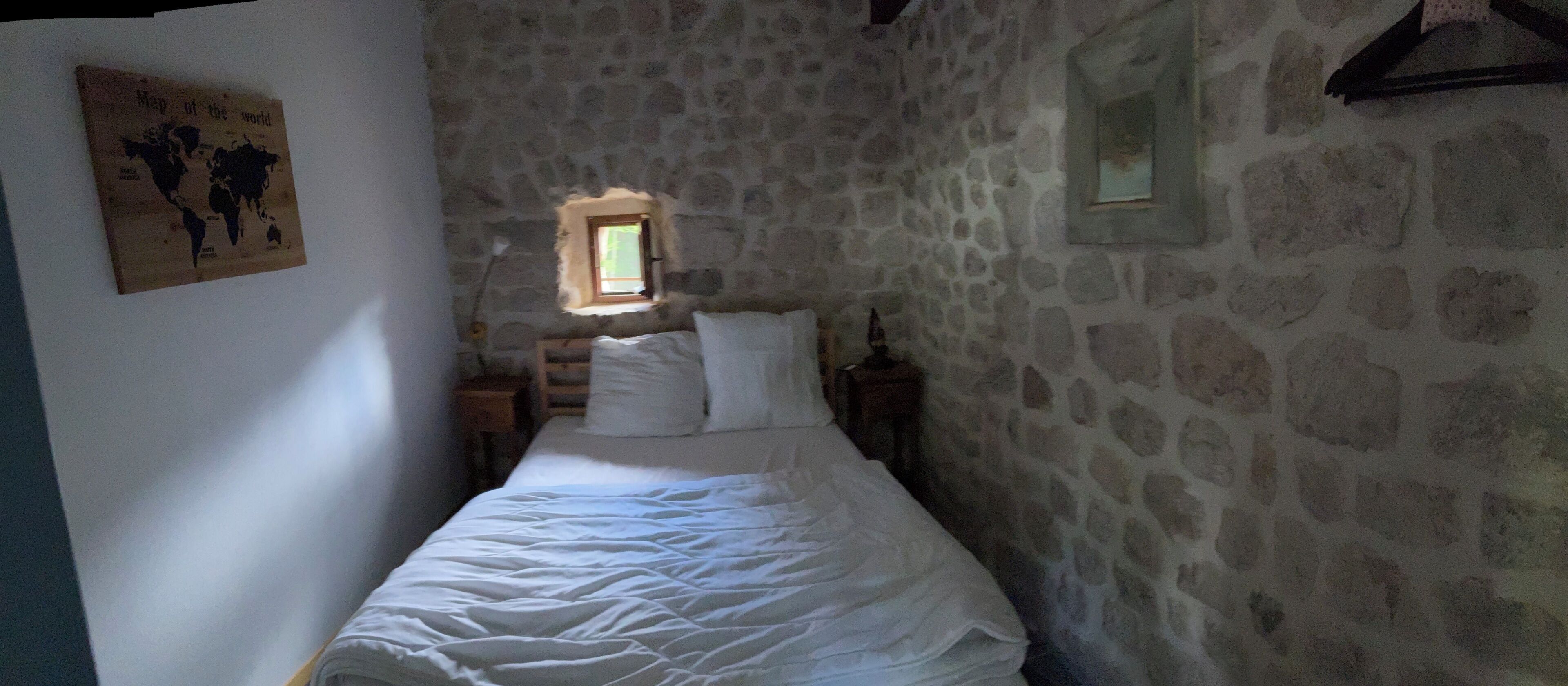 1 bedroom, bed sheets