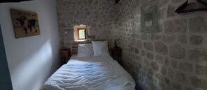 Bed sheets - Small stone cottage in the heart of nature - Ardèche Verte (Belsentes)