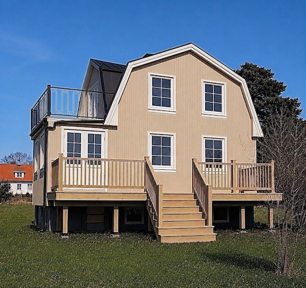 Exterior - Villa Erik - A newly renovated summer oasis with sea views, peace and exclusive comfort. (Eriksberg)
