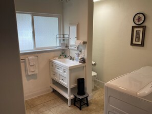 Hair dryer, towels, soap, toilet paper - River Dune retreat (Smith River)