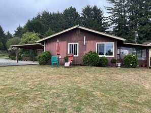 Exterior - River Dune retreat (Smith River)