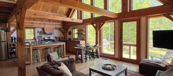 Dog friendly cabin on private wooded lot