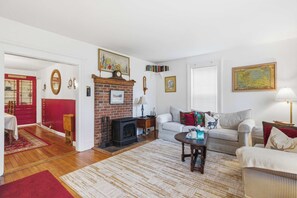 TV, fireplace, video games, offices