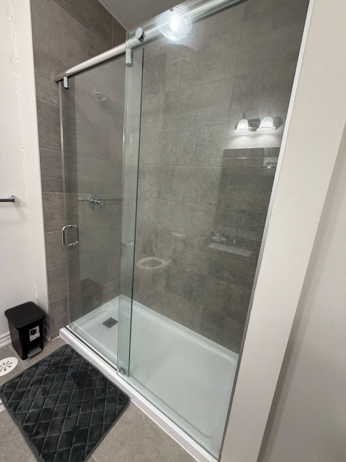 タオル、石鹸、トイレットペーパー. Warm & Cozy 3BR Retreat!