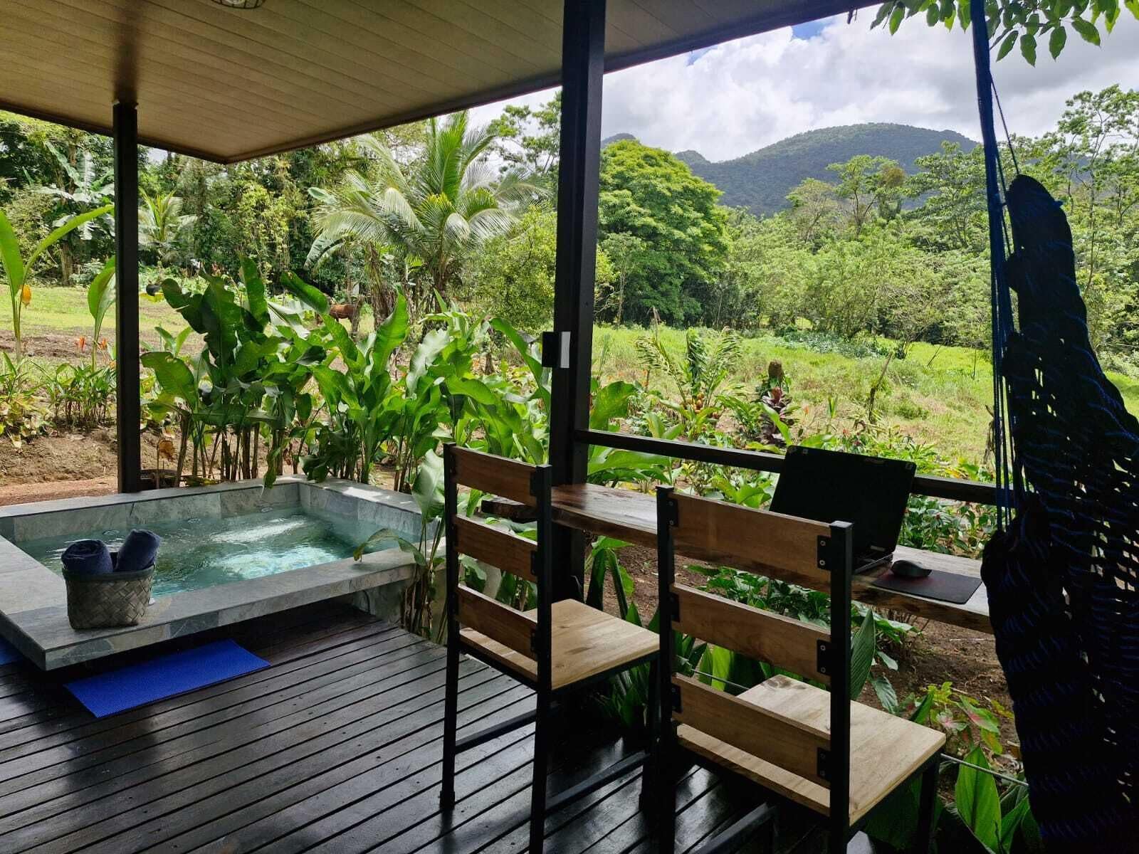 Outdoor spa tub