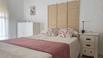 2 chambres, fer et planche Ă repasser, Wi-Fi, draps fournis