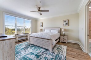 Iron/ironing board, WiFi, bed sheets - Southern Fairway Escape 2/2 (CARRABELLE)