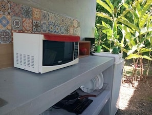 Classic Double Room, Patio, Garden View | Private kitchen