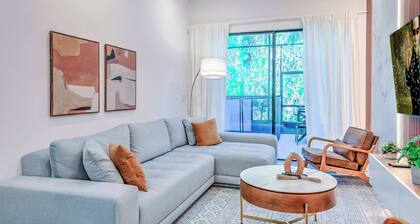Luxury Townhouse w/ Private Pool Near Disney & Universal